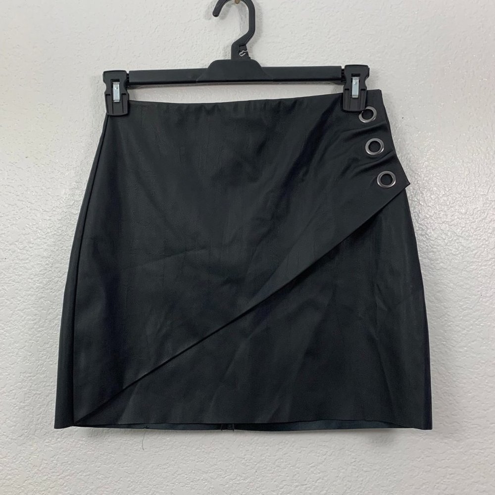 Express Pleated Faux Leather Mini Skirt Grommet - Picture 1 of 6
